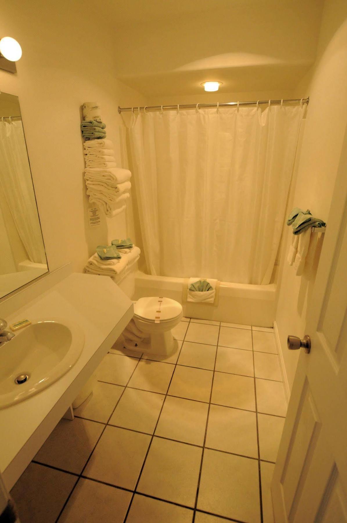 Riviera Resort & Suites Wildwood Buitenkant foto